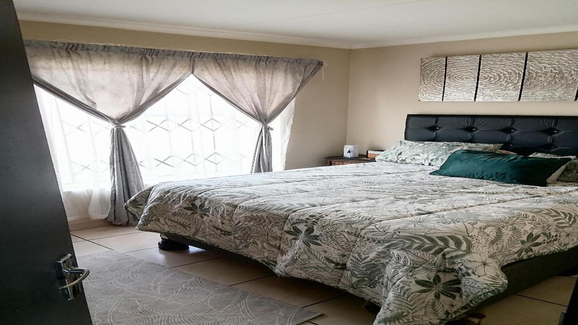 Bed Room 2 of property in Vanderbijlpark