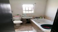 Bathroom 1 of property in Vanderbijlpark