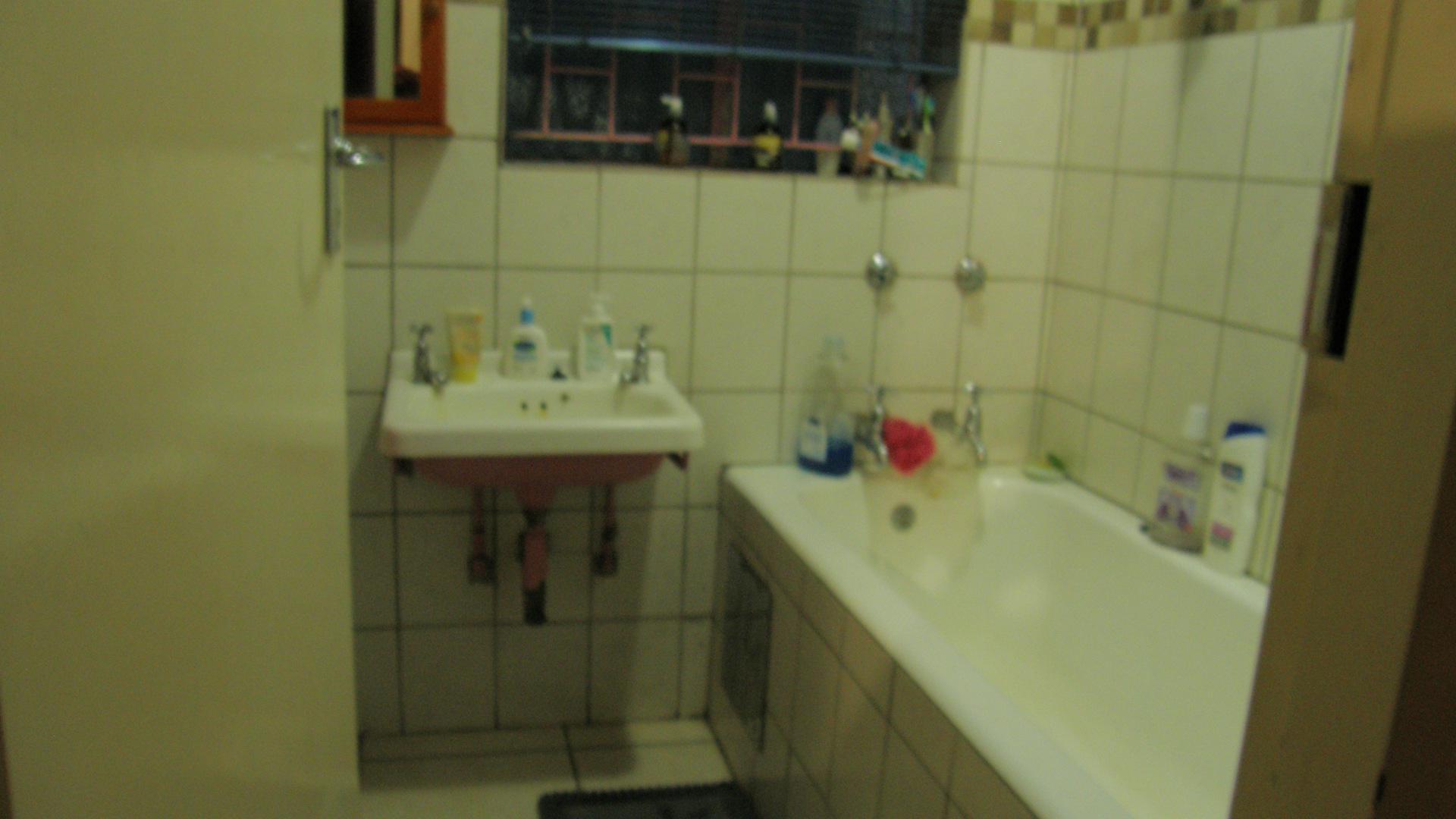 Bathroom 1 of property in Arcadia