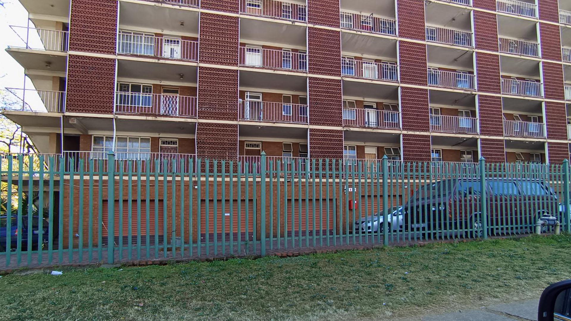 Front View of property in Arcadia