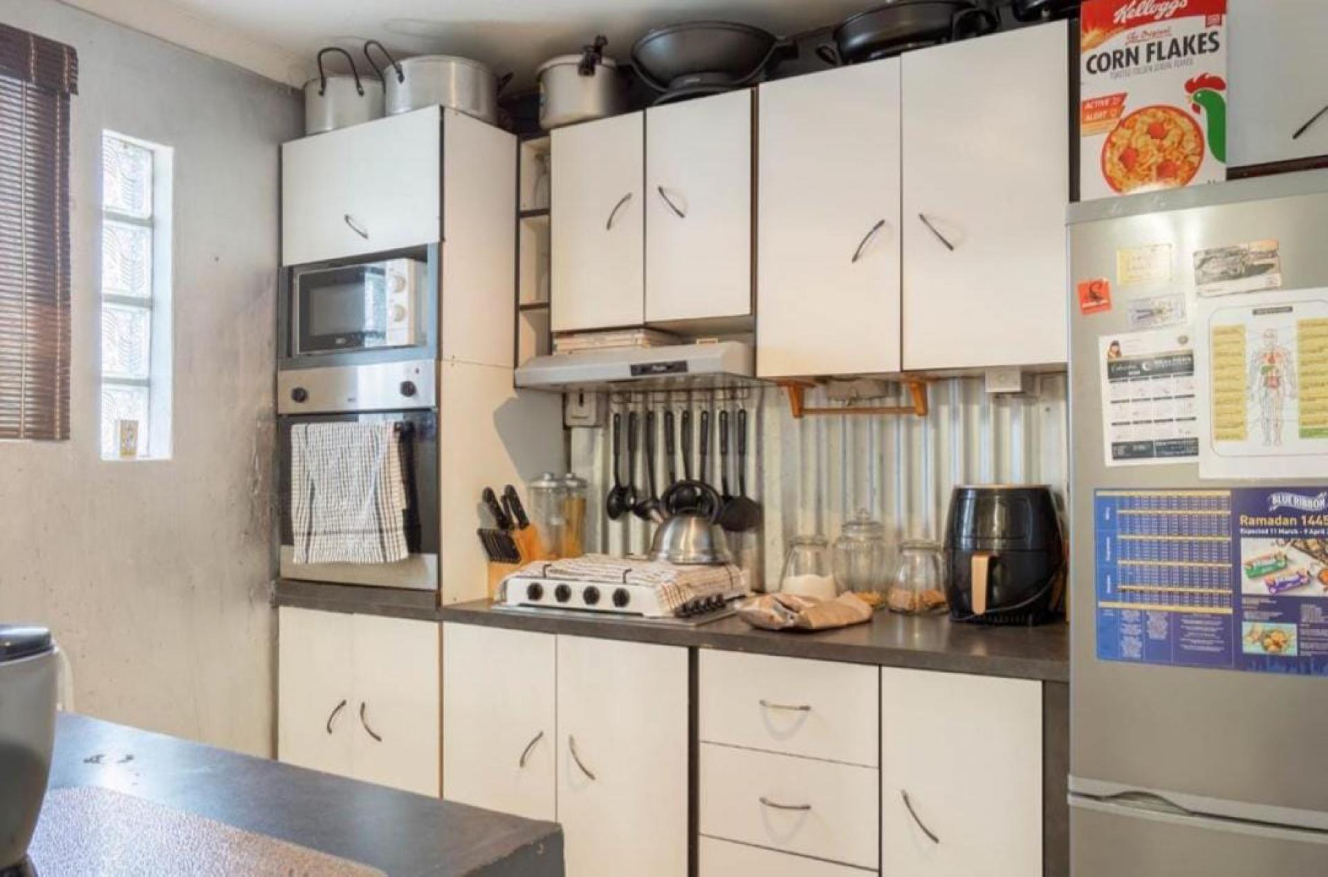  of property in Manenberg