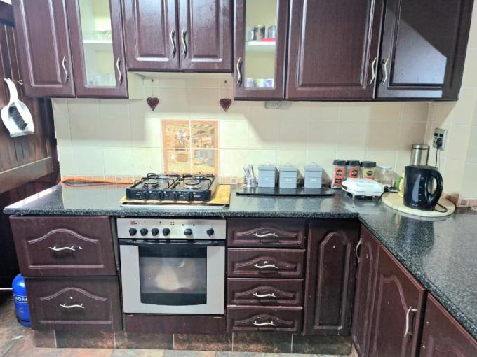 3 Bedroom Apartment for Sale For Sale in Amanzimtoti  - MR707726