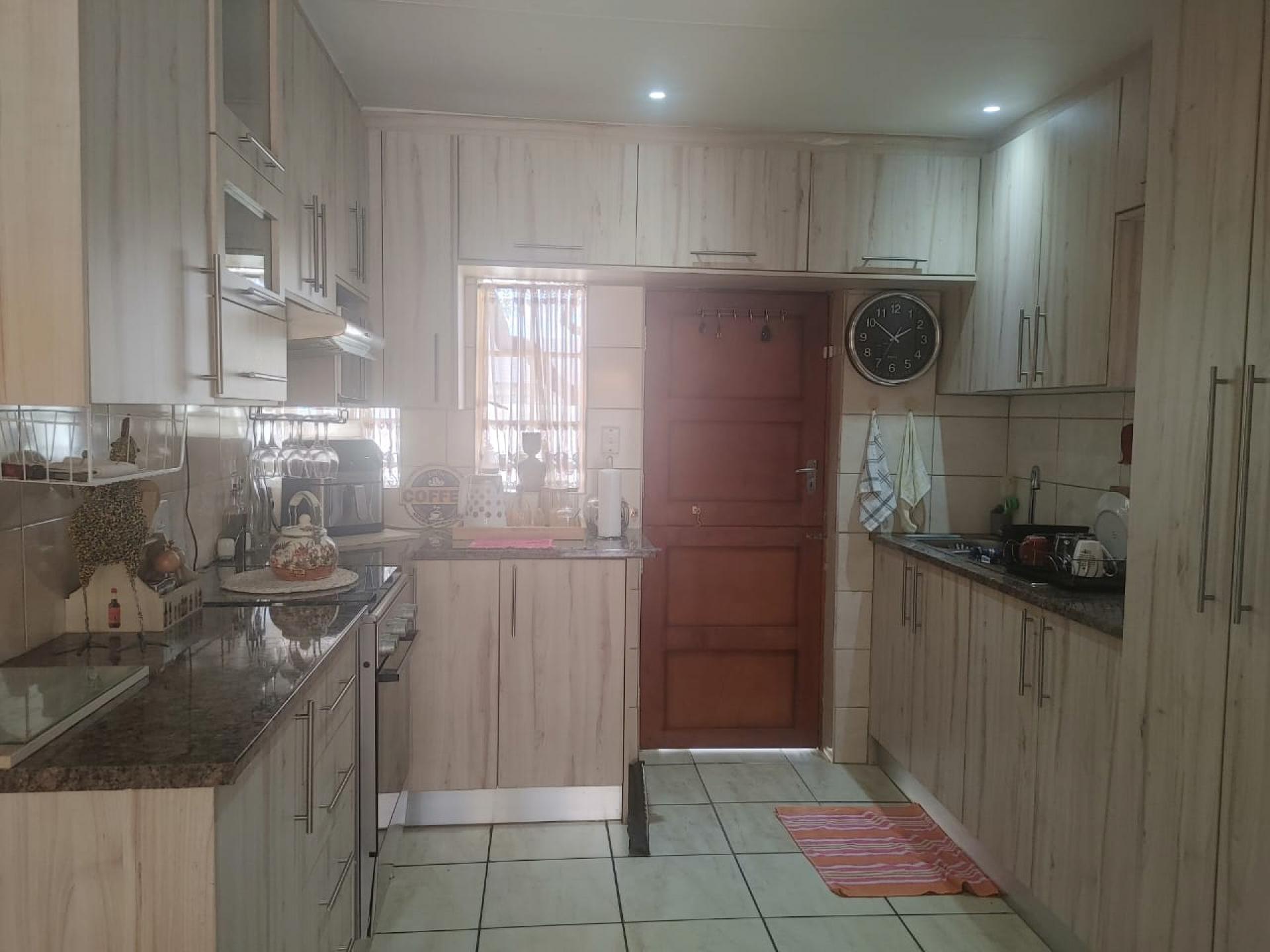  of property in Kookrus