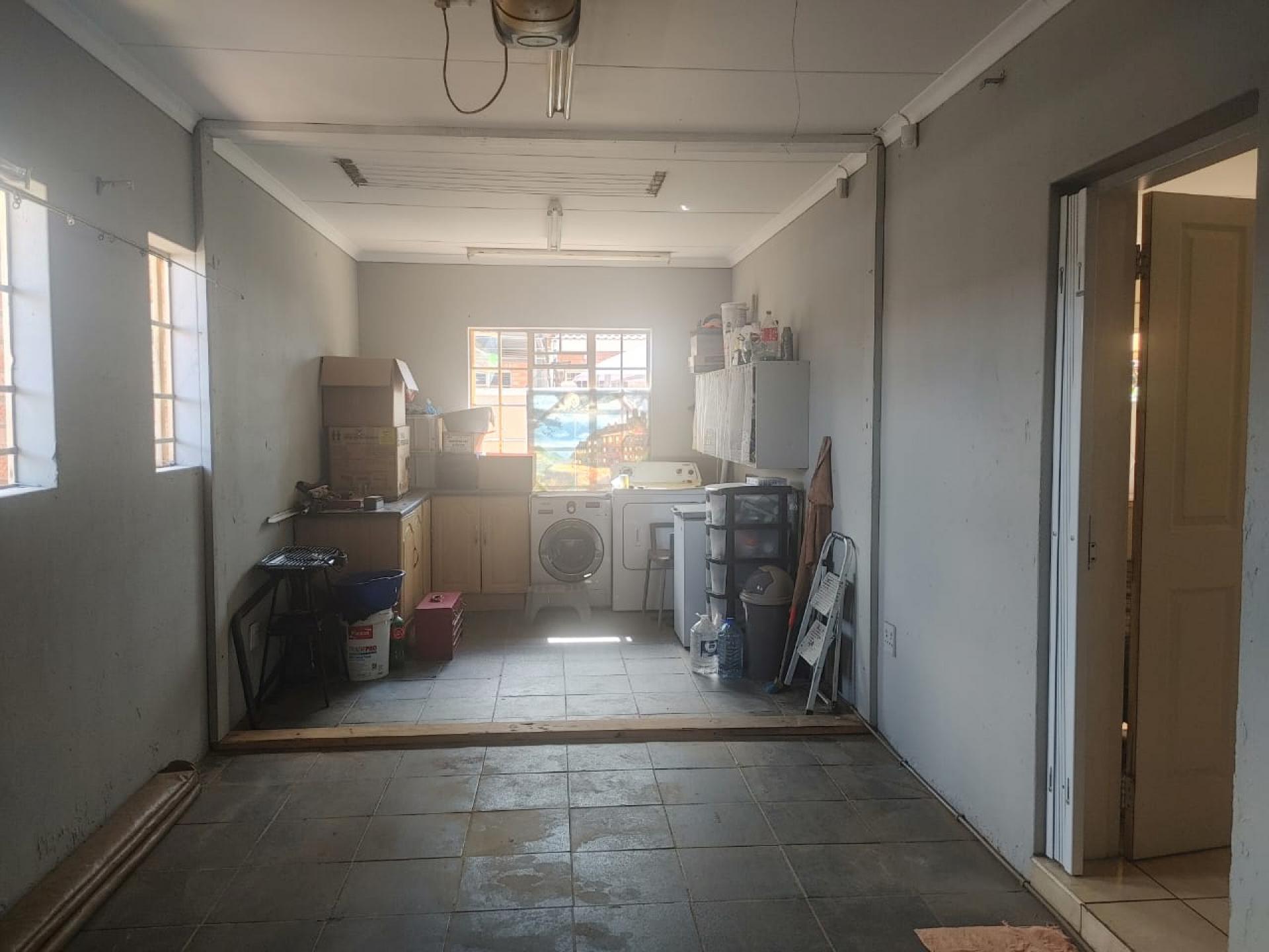  of property in Kookrus