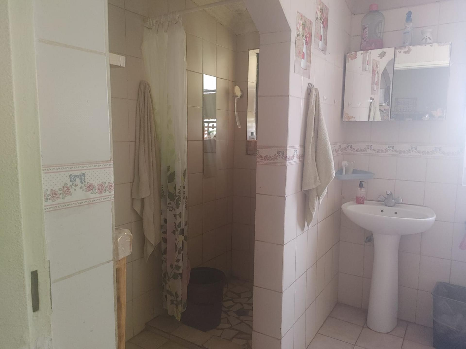  of property in Kookrus