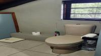 Bathroom 2 of property in Amanzimtoti 