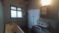 Bathroom 1 - 14 square meters of property in Amanzimtoti 