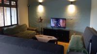 Lounges - 17 square meters of property in Amanzimtoti 
