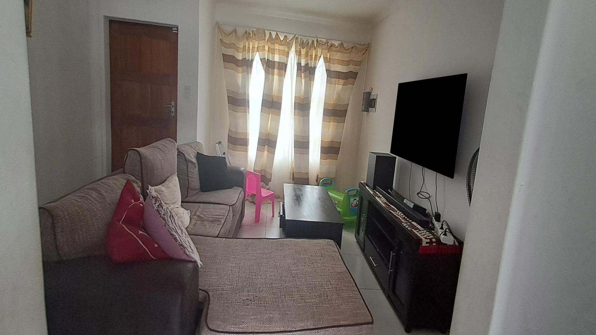 Lounges of property in King Williams Town