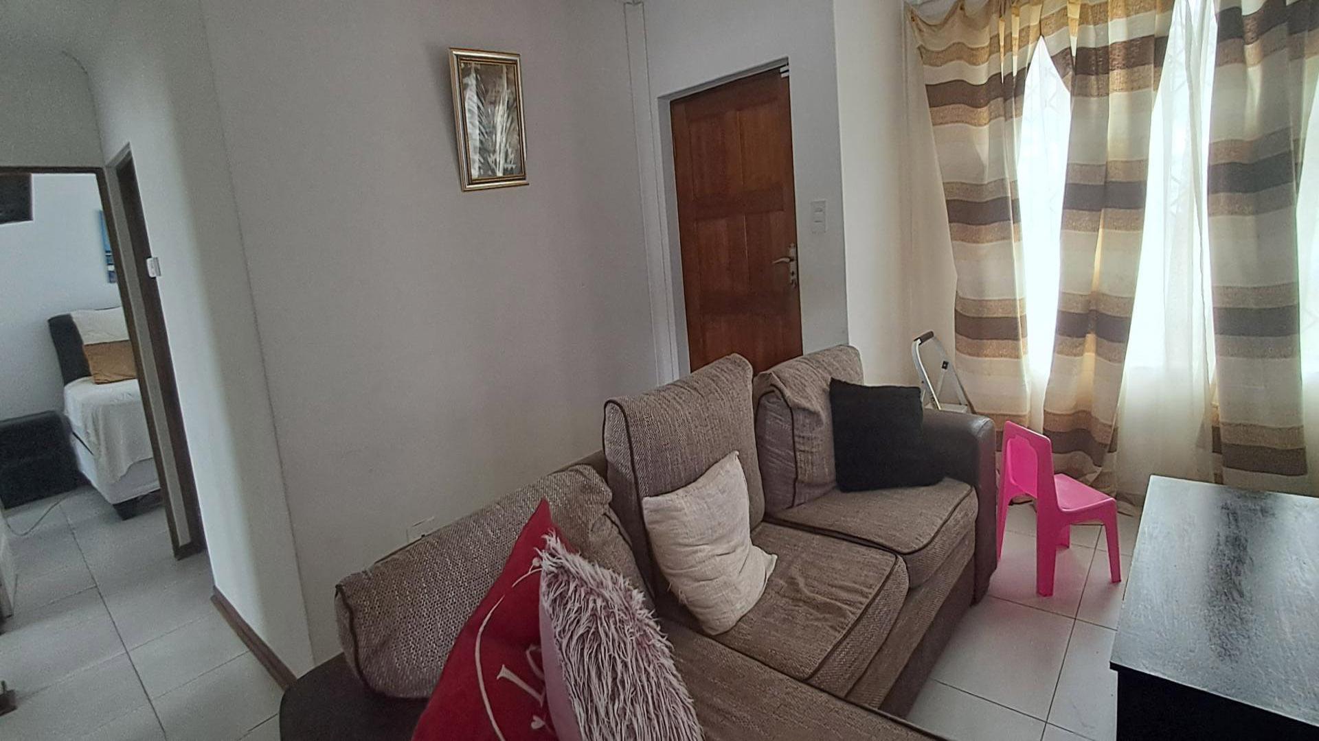 Lounges of property in King Williams Town