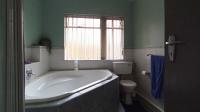 Bathroom 1 - 8 square meters of property in Eldoraigne