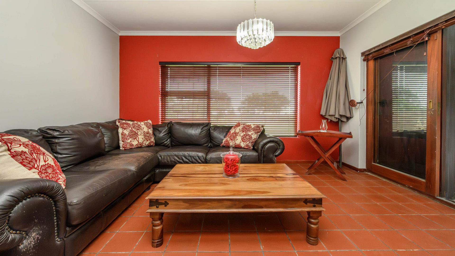 Lounges of property in Sherwood - PE