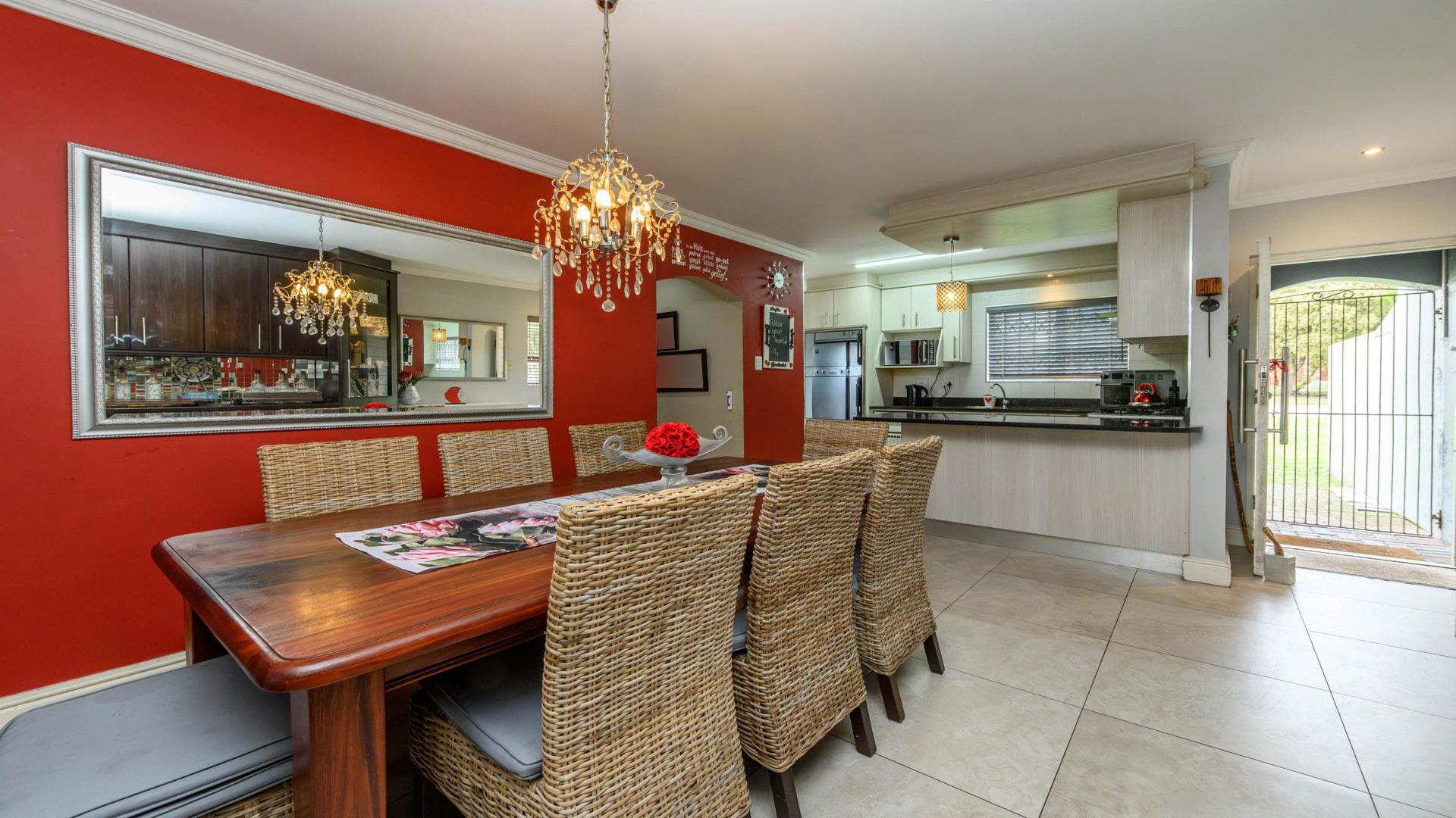 Dining Room of property in Sherwood - PE