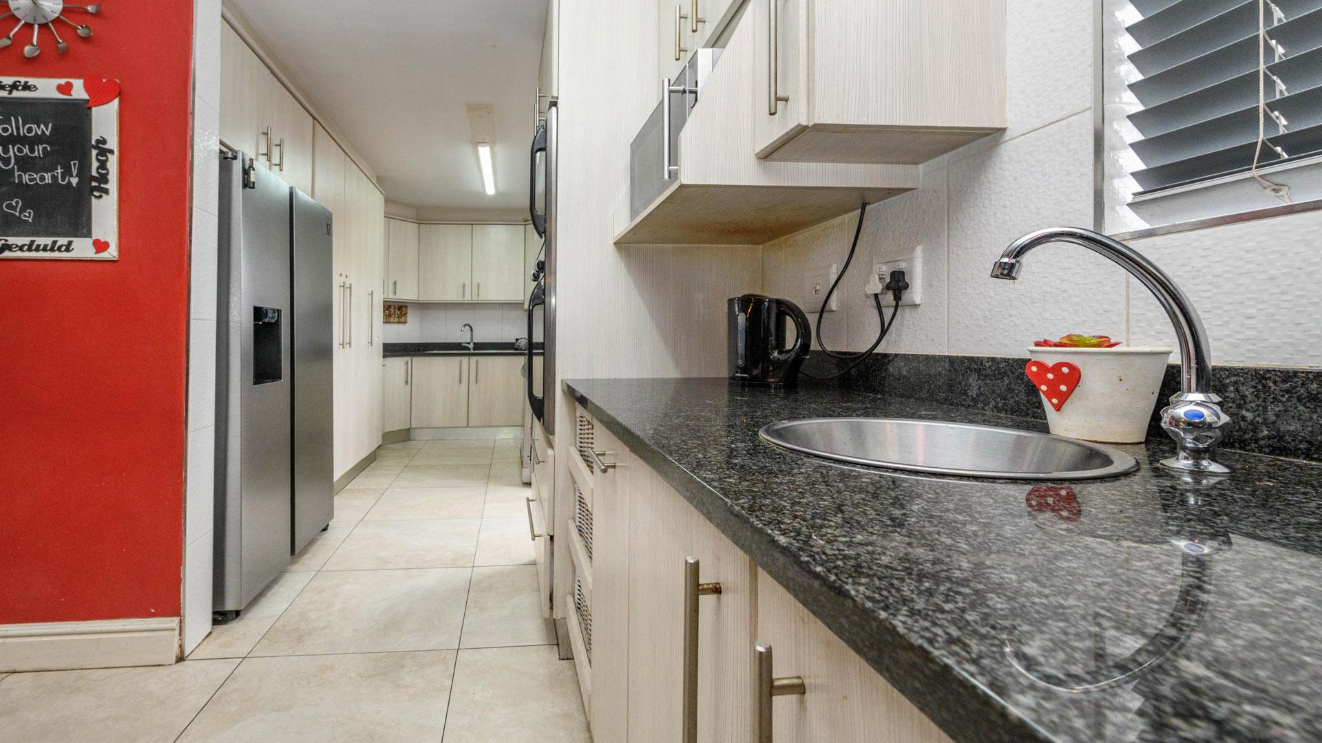 Kitchen of property in Sherwood - PE