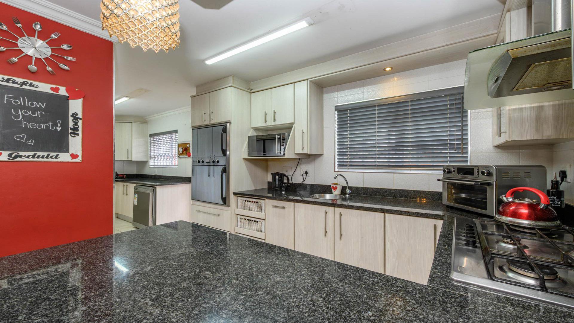 Kitchen of property in Sherwood - PE