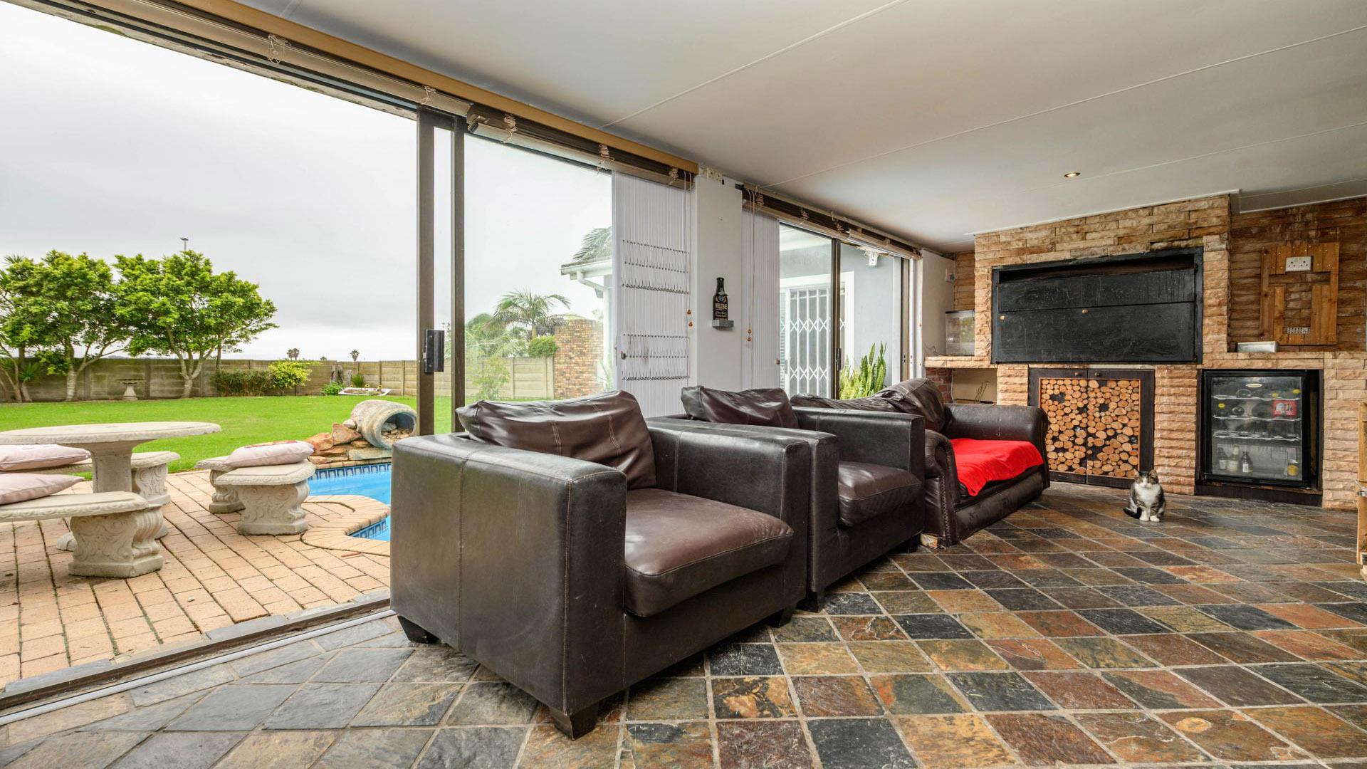 Braai Area of property in Sherwood - PE