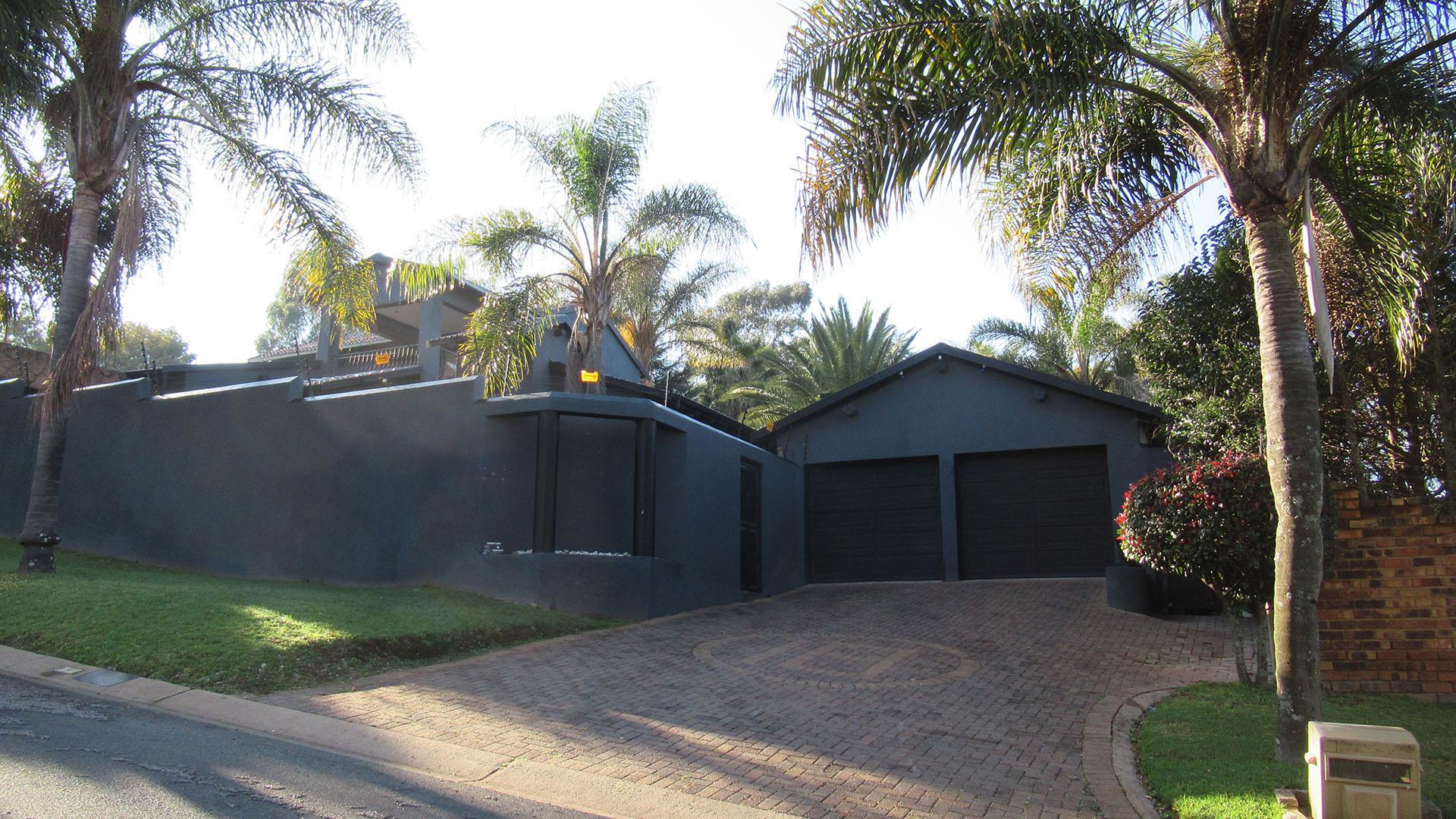 Front View of property in Wilropark