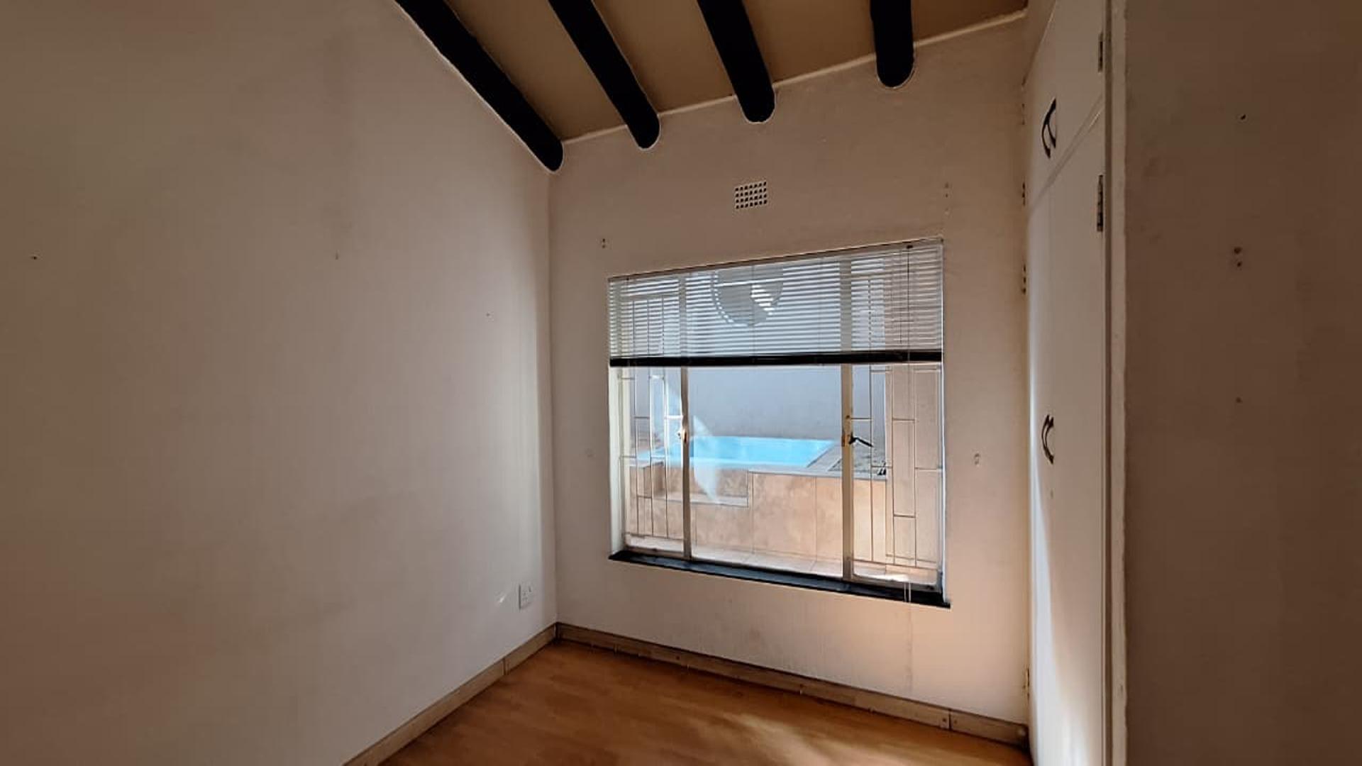 Bed Room 1 - 10 square meters of property in Wilropark