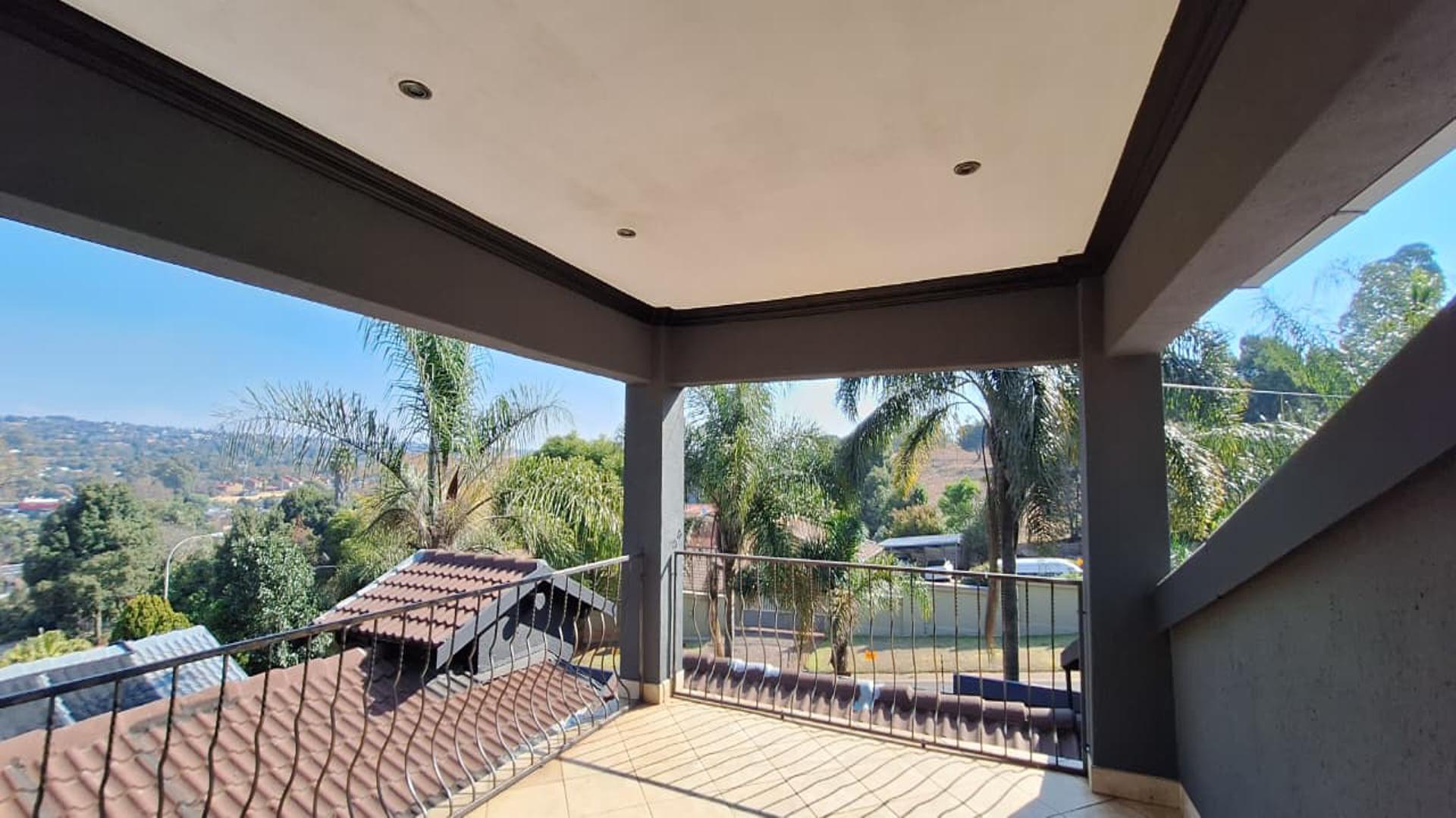 Balcony - 15 square meters of property in Wilropark