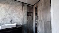 Bathroom 2 - 5 square meters of property in Wilropark