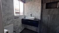 Bathroom 2 - 5 square meters of property in Wilropark