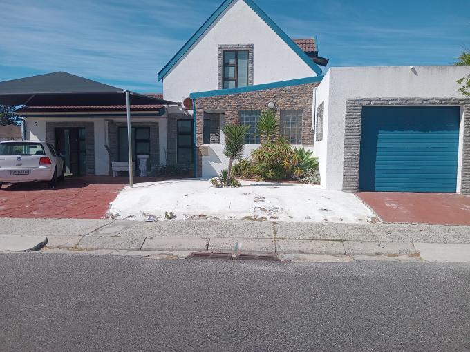 4 Bedroom House for Sale For Sale in Strandfontein - MR707826