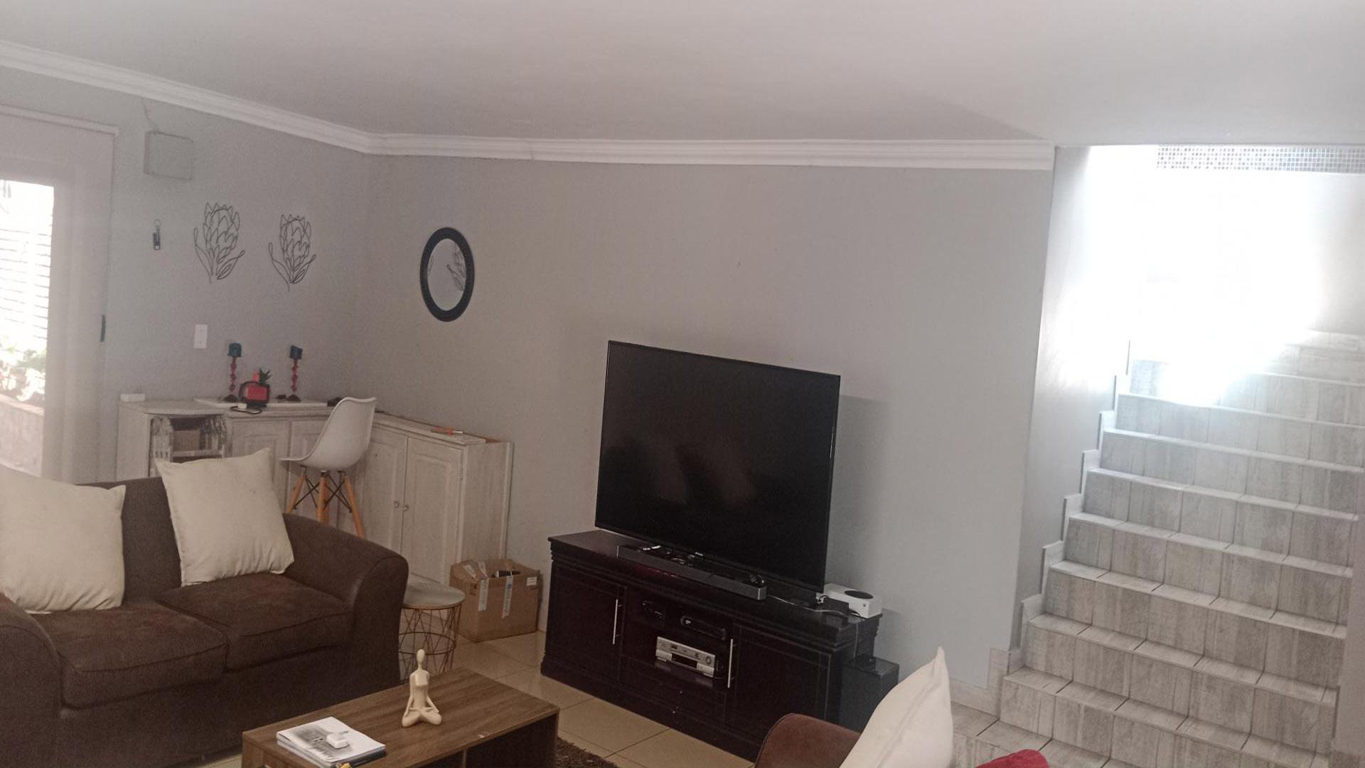 Lounges of property in Helderkruin