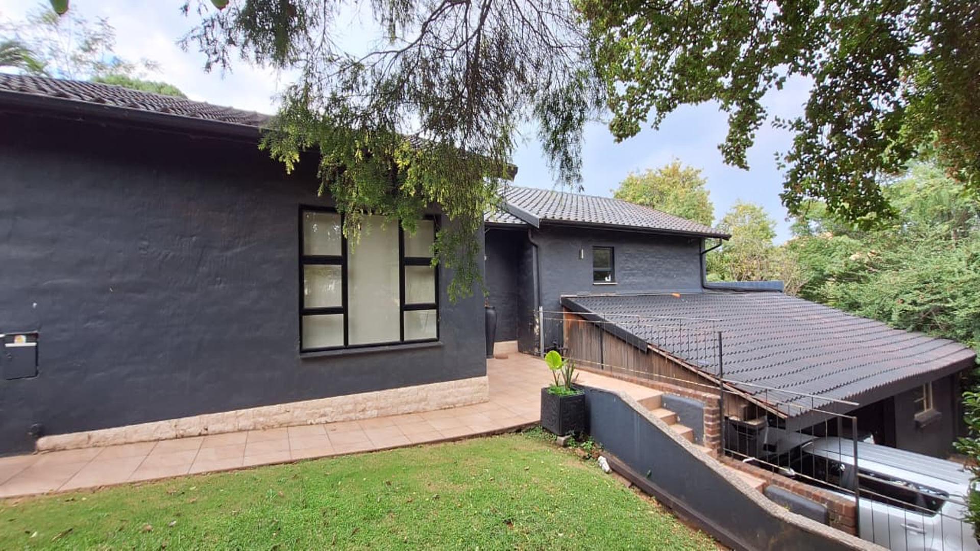 Front View of property in Helderkruin