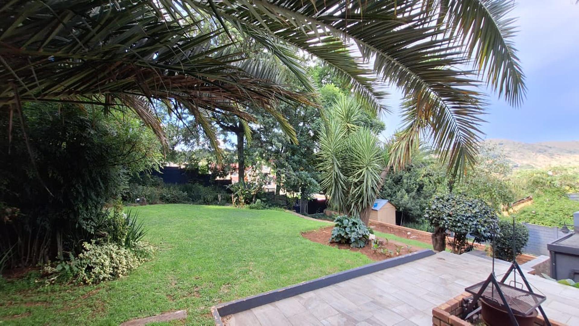 Backyard of property in Helderkruin