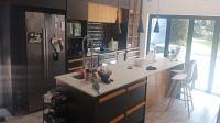 Kitchen of property in Helderkruin