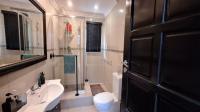 Bathroom 2 - 7 square meters of property in Helderkruin