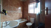 Bathroom 1 - 5 square meters of property in Lotus Gardens