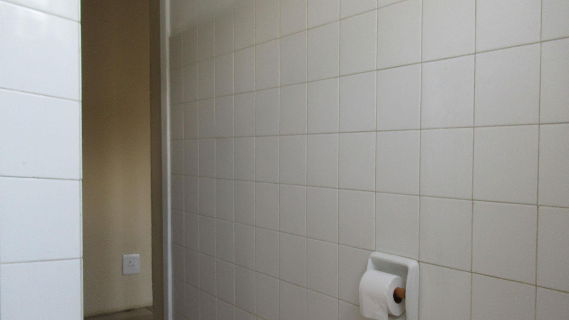 Bathroom 2 - 4 square meters of property in Newlands - JHB