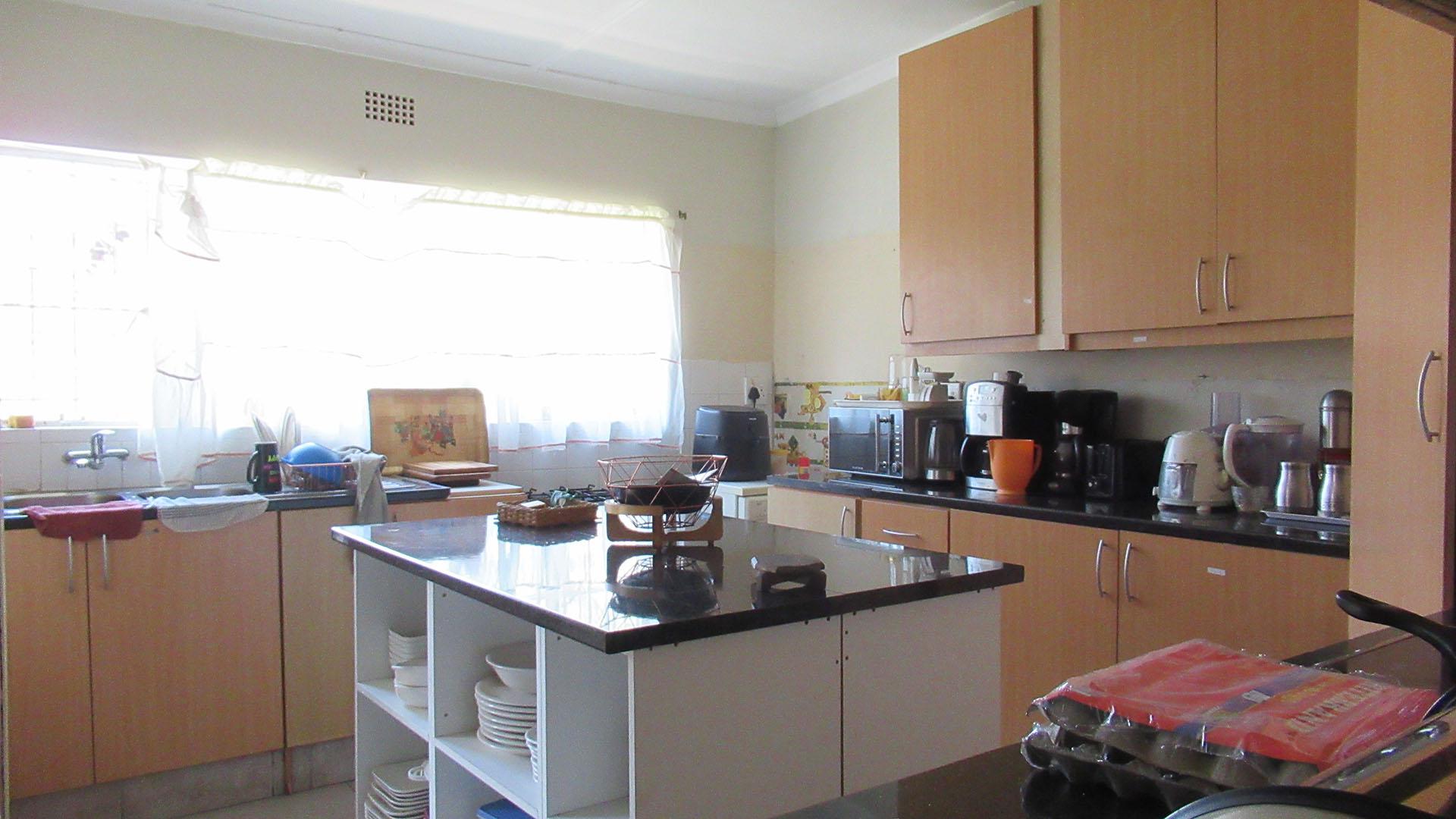 Kitchen - 18 square meters of property in Newlands - JHB