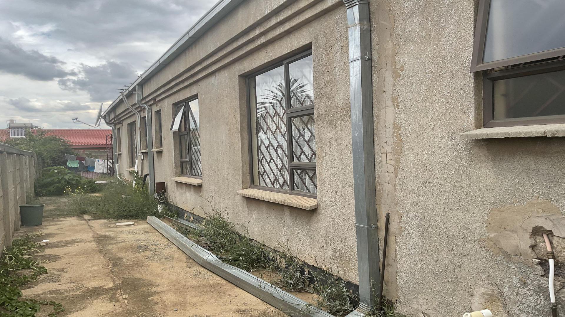 Backyard of property in Ennerdale