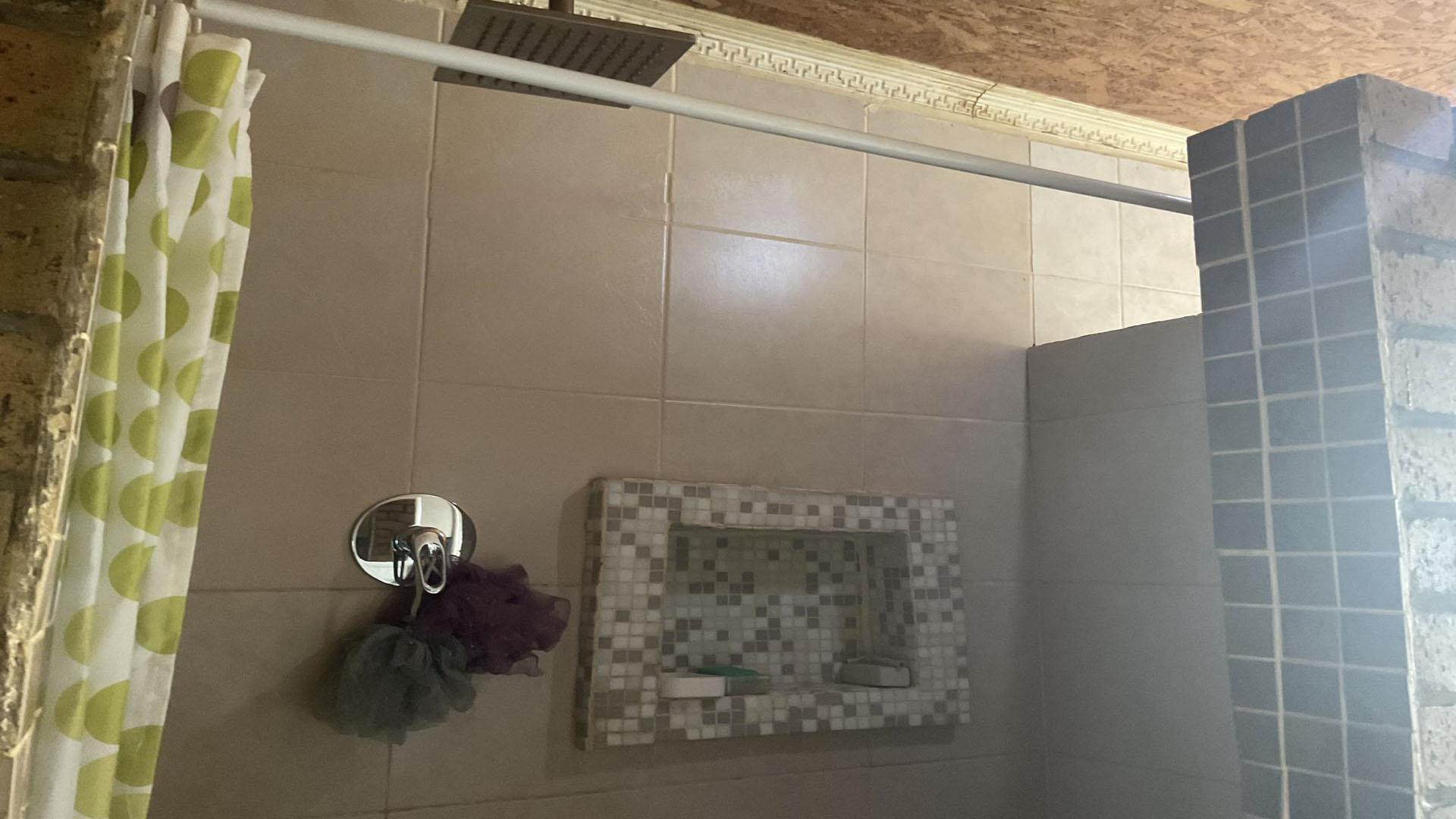 Bathroom 2 of property in Ennerdale