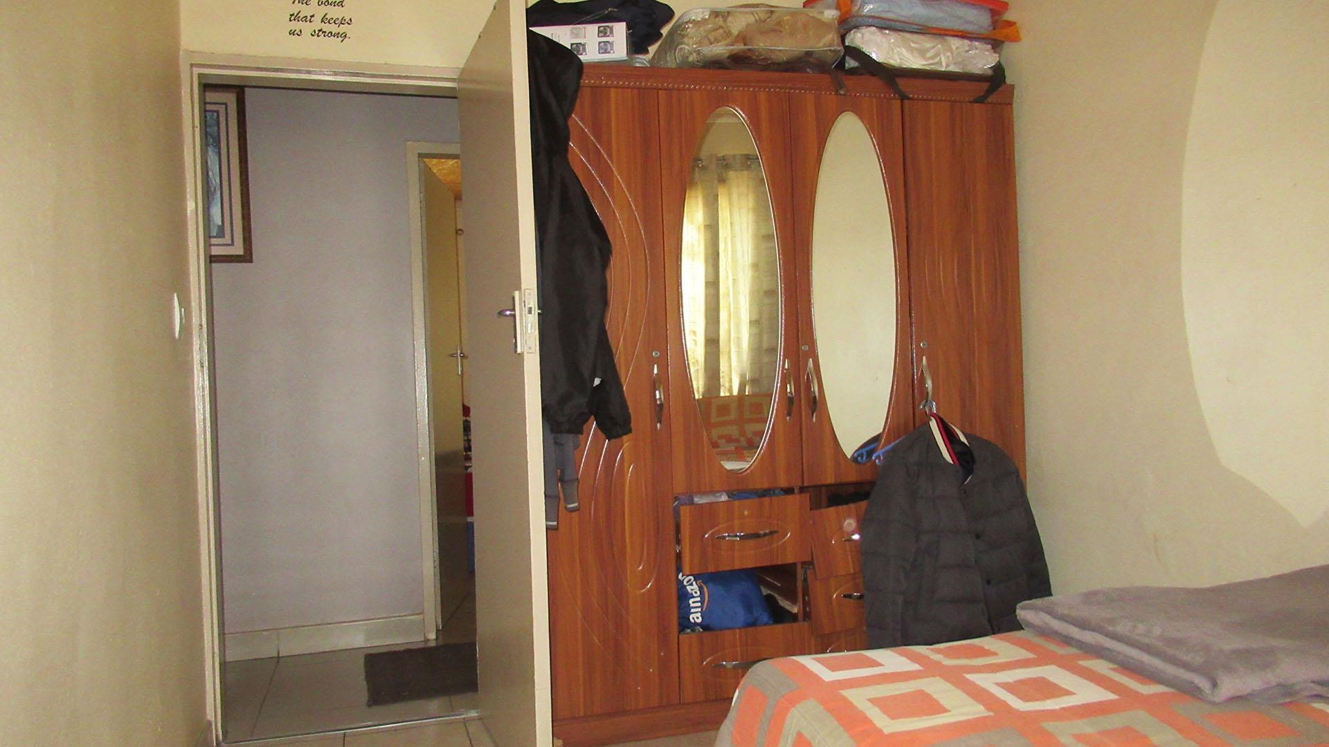 Bed Room 1 - 10 square meters of property in Ennerdale
