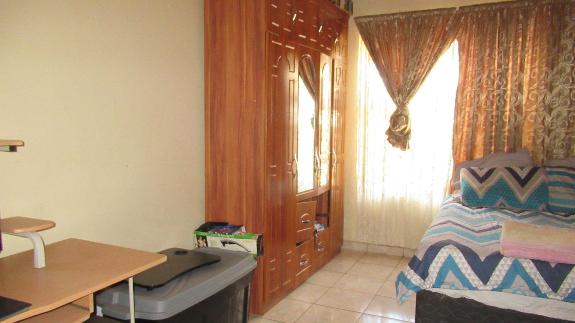 Bed Room 3 - 15 square meters of property in Ennerdale