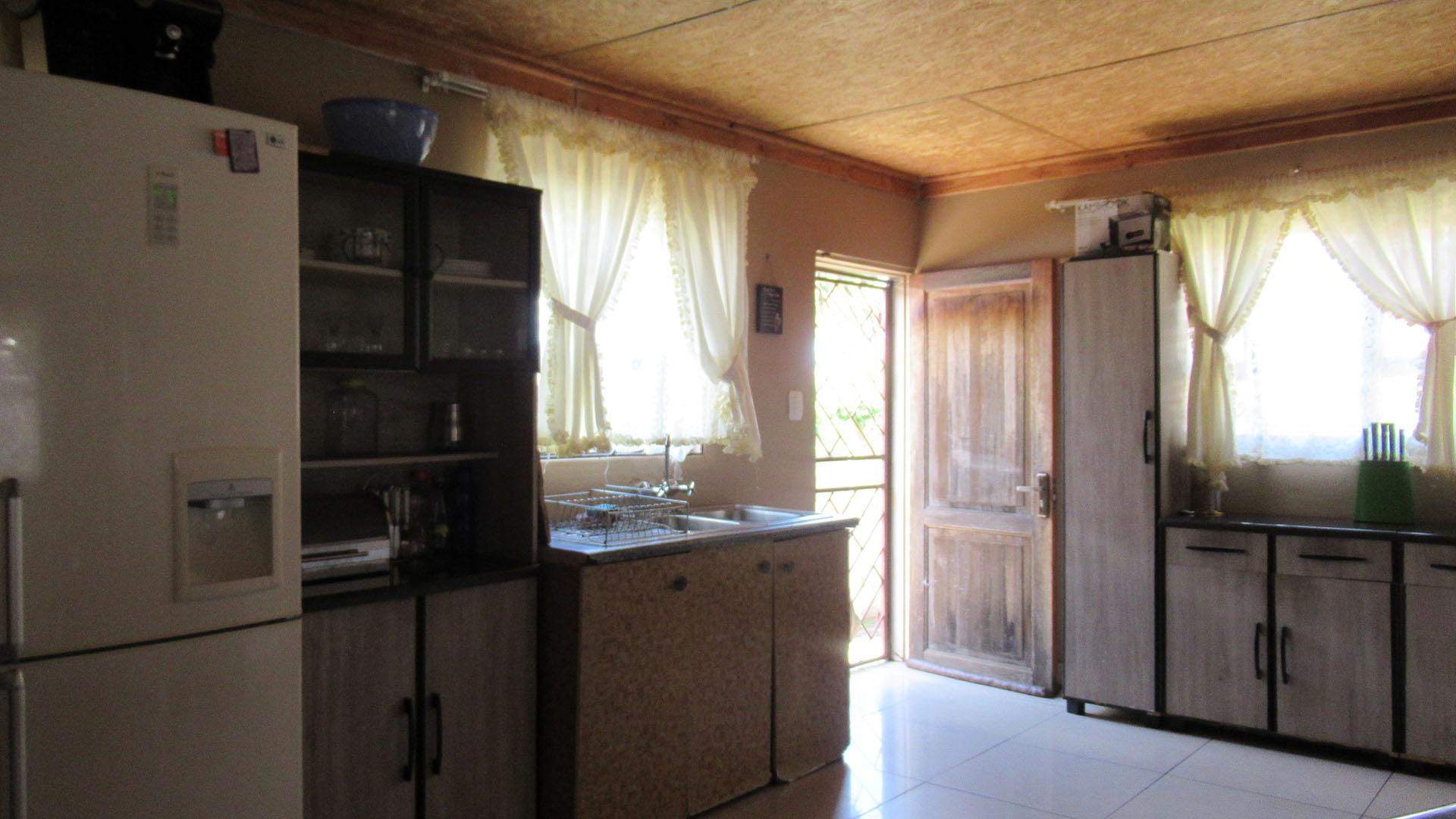 Kitchen - 23 square meters of property in Ennerdale