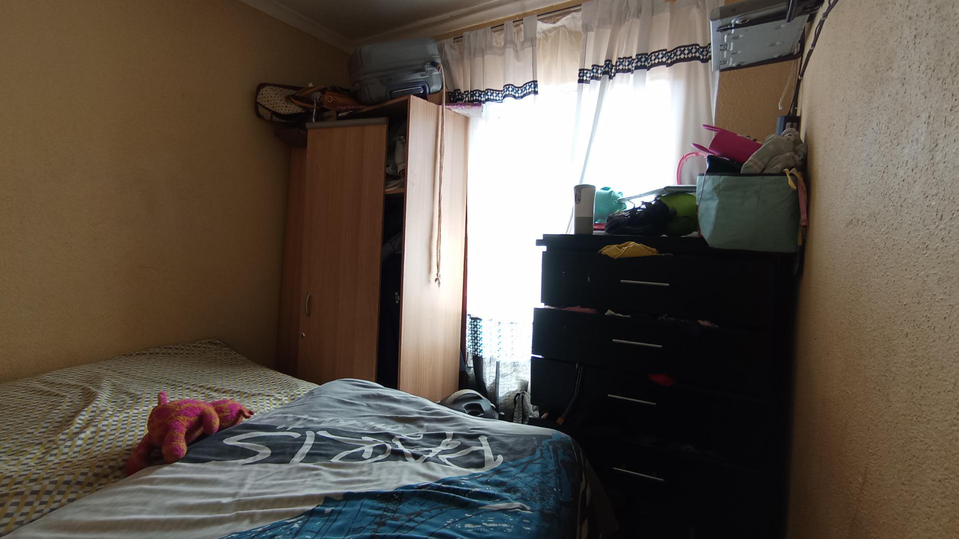 Bed Room 1 - 8 square meters of property in Soshanguve