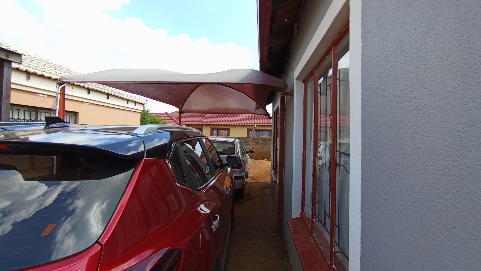 Front View of property in Soshanguve