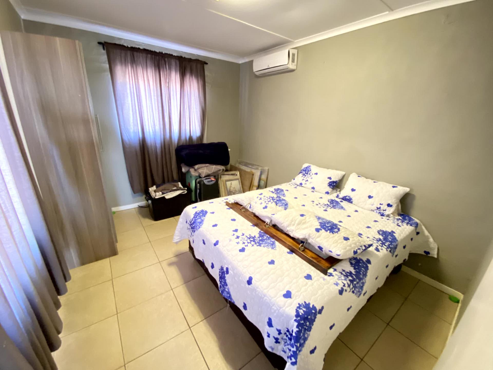  of property in Montclair (Dbn)