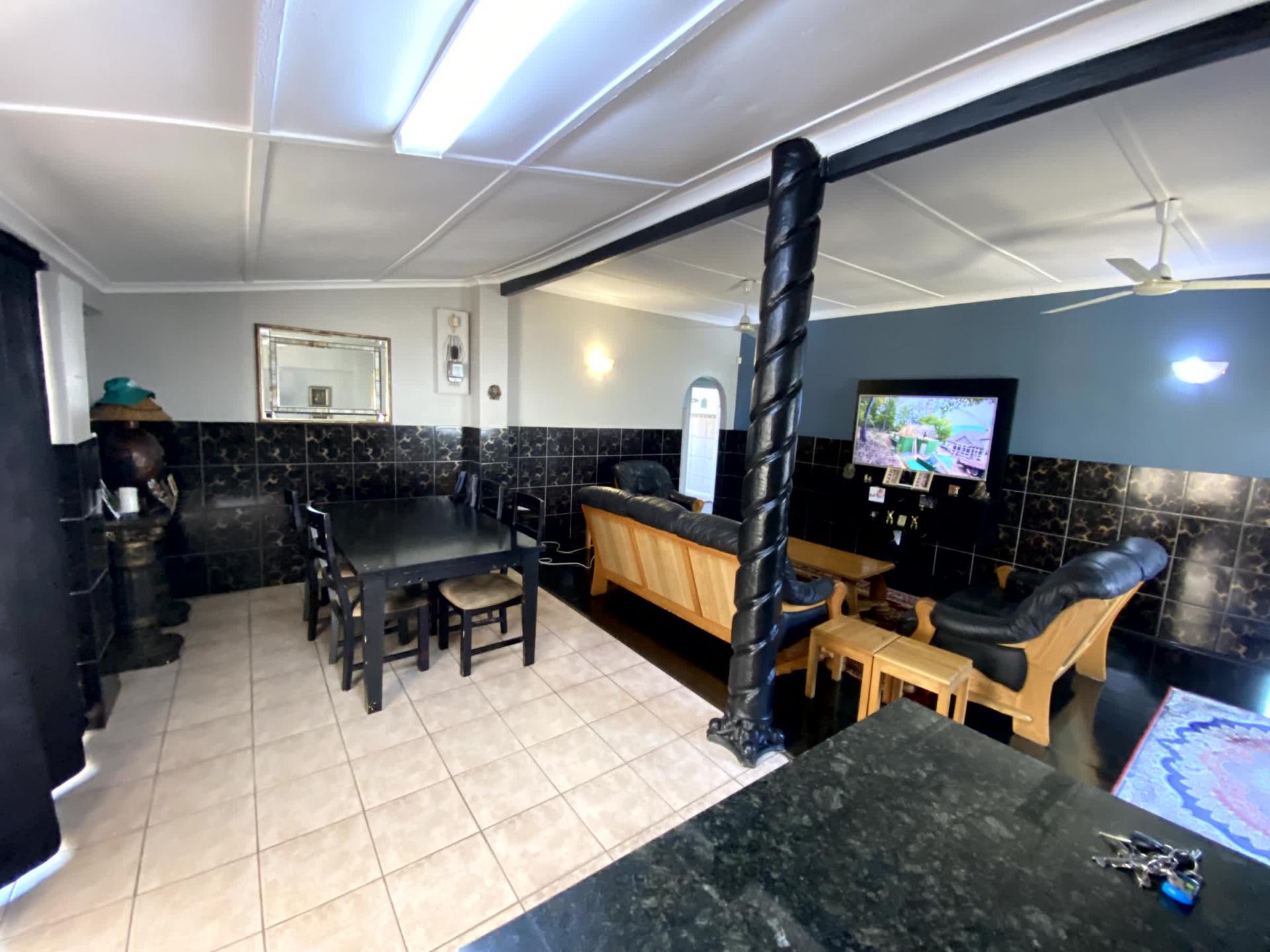  of property in Montclair (Dbn)