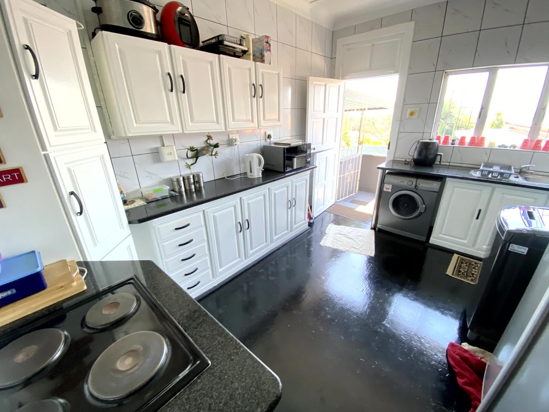  of property in Montclair (Dbn)