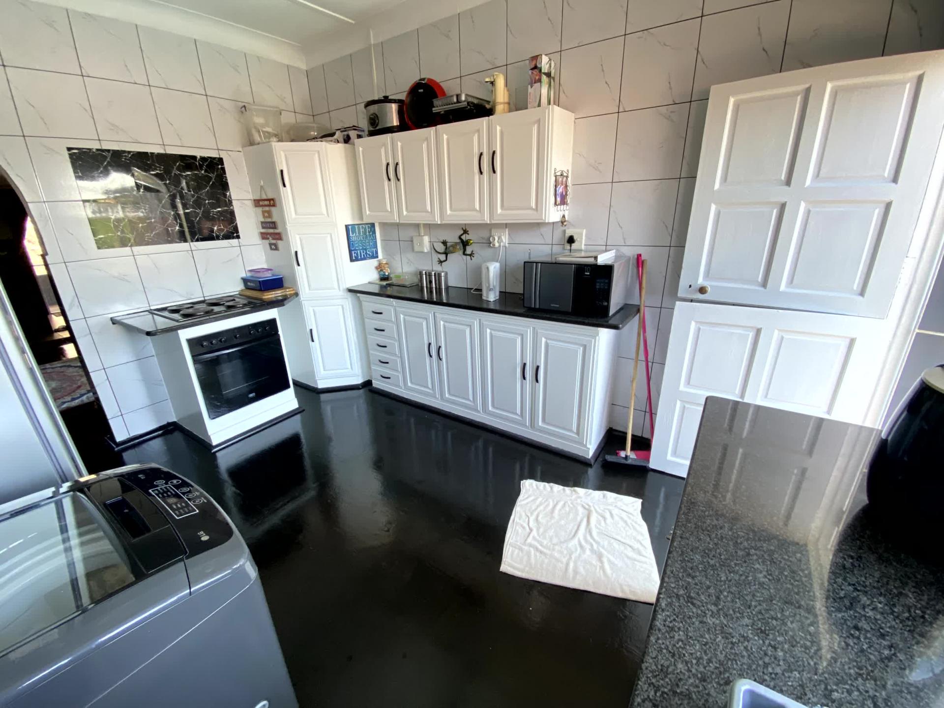  of property in Montclair (Dbn)