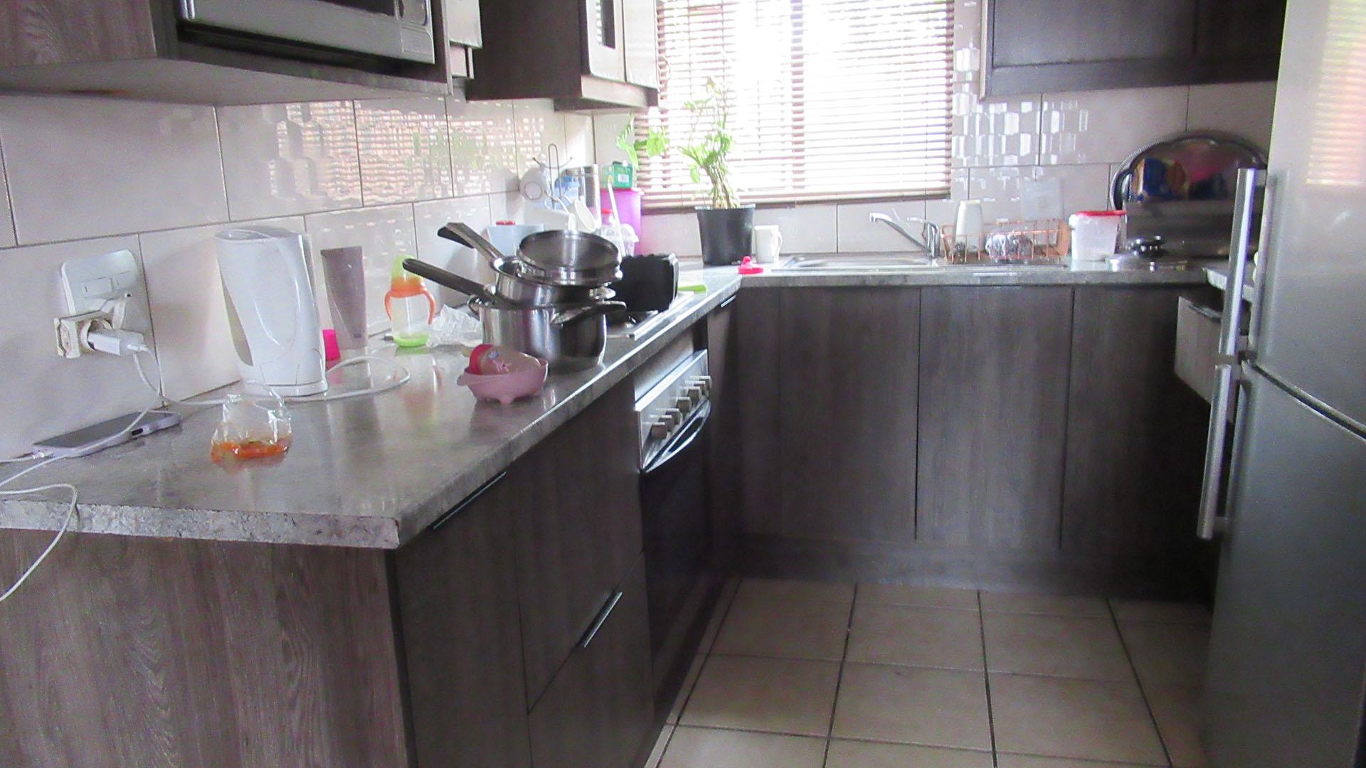 Kitchen - 7 square meters of property in Protea Glen