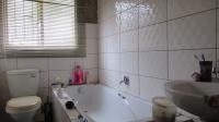 Bathroom 1 - 5 square meters of property in Protea Glen