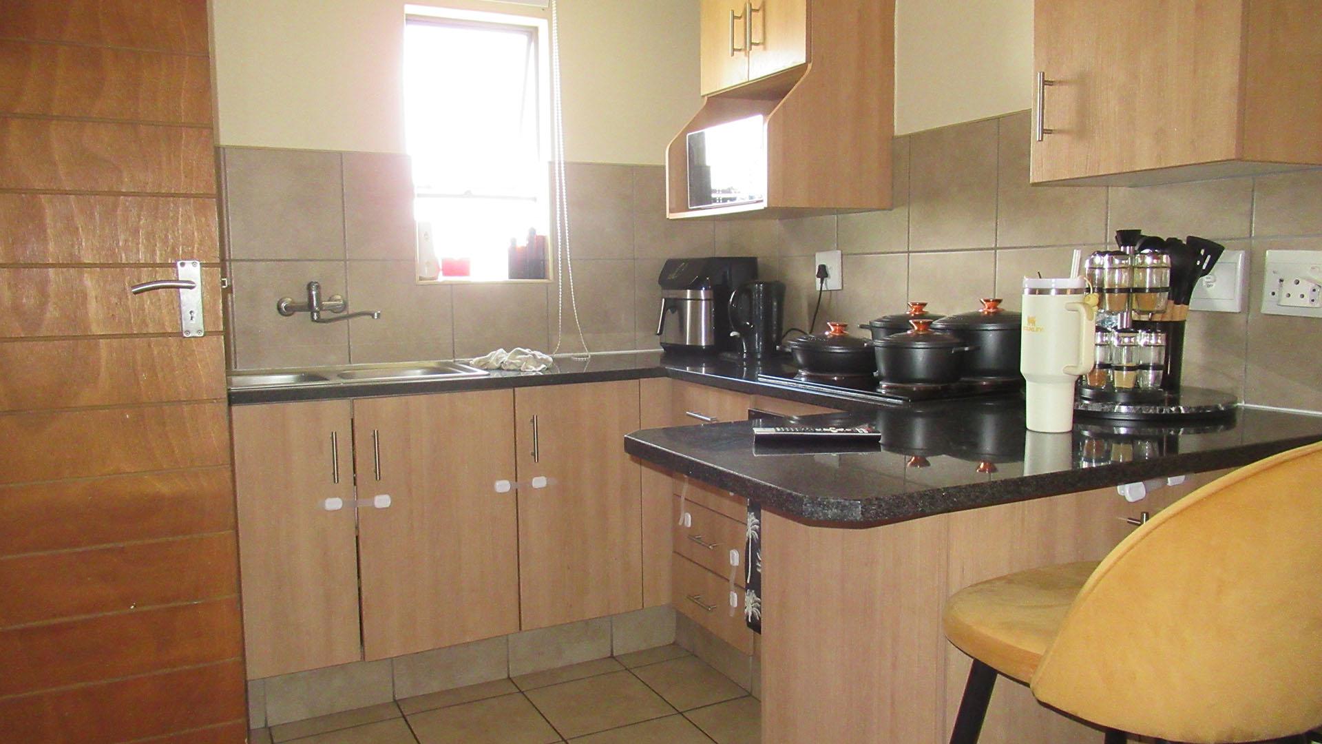 Kitchen - 7 square meters of property in Alveda