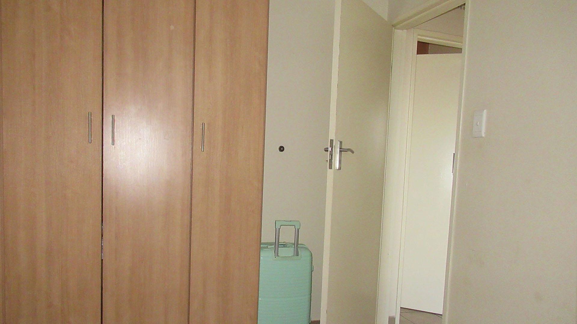 Bed Room 1 - 9 square meters of property in Alveda