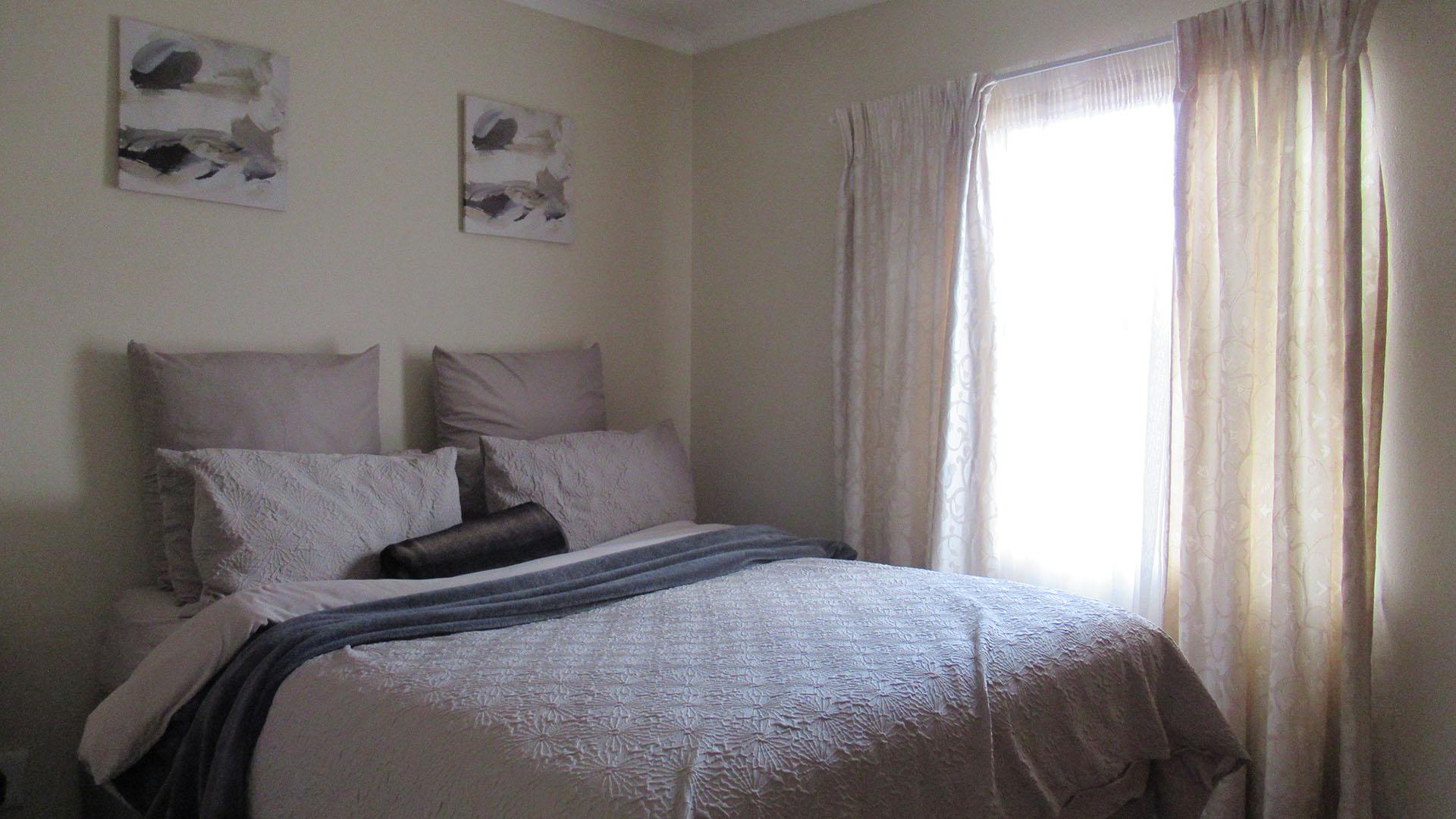 Bed Room 2 - 11 square meters of property in Alveda